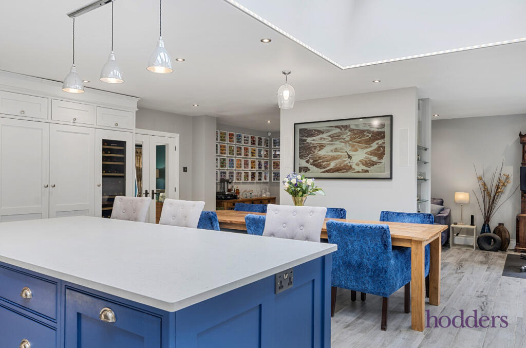 f82616e5-323e-47e...