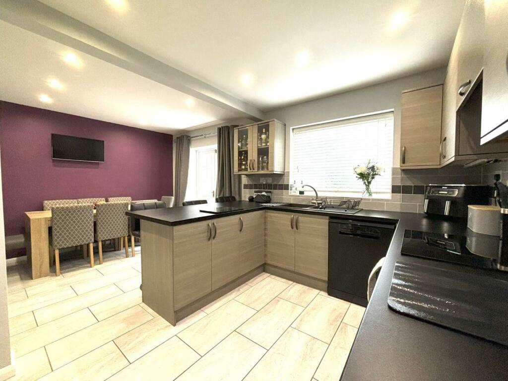 Kitchen 1.jpg