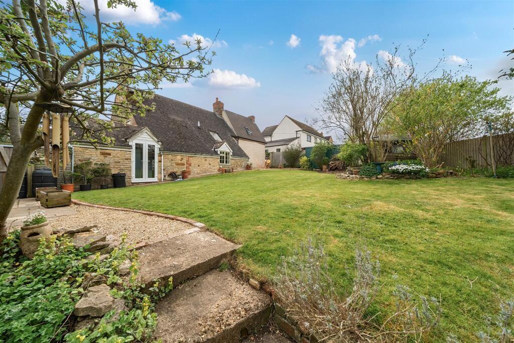 Pear Tree Cottage, 12 Blakesley Hill Greens Norton