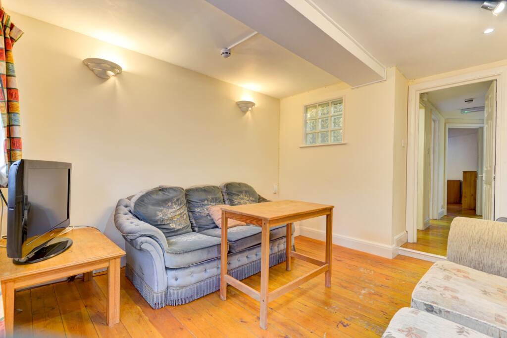 LOUNGE (2)