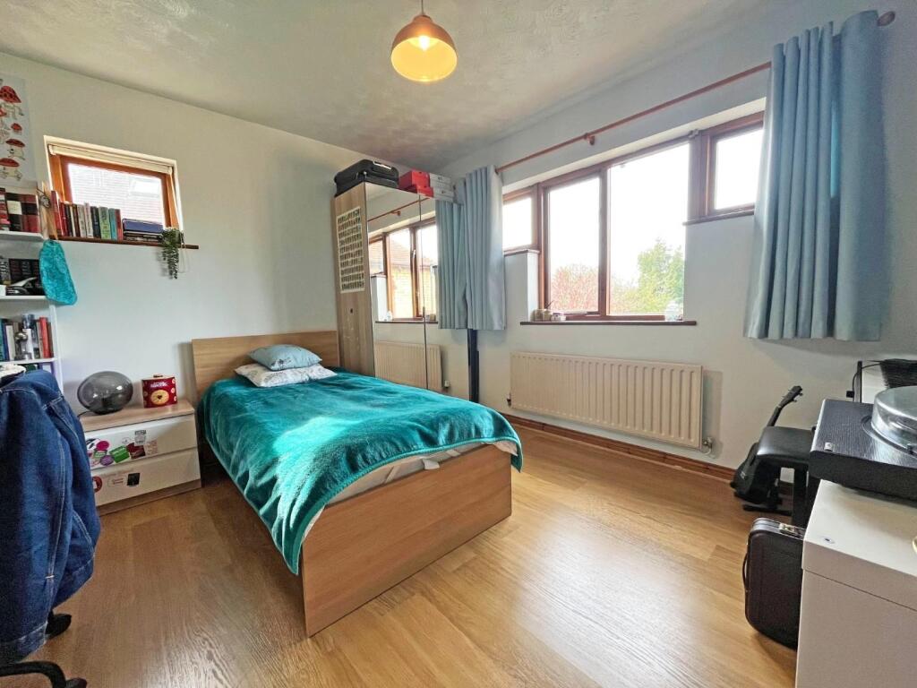 Bed 3.jpg