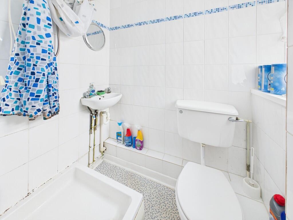 CAM03974G0-PR0222...