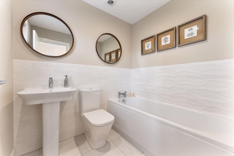 Family Bathroom 