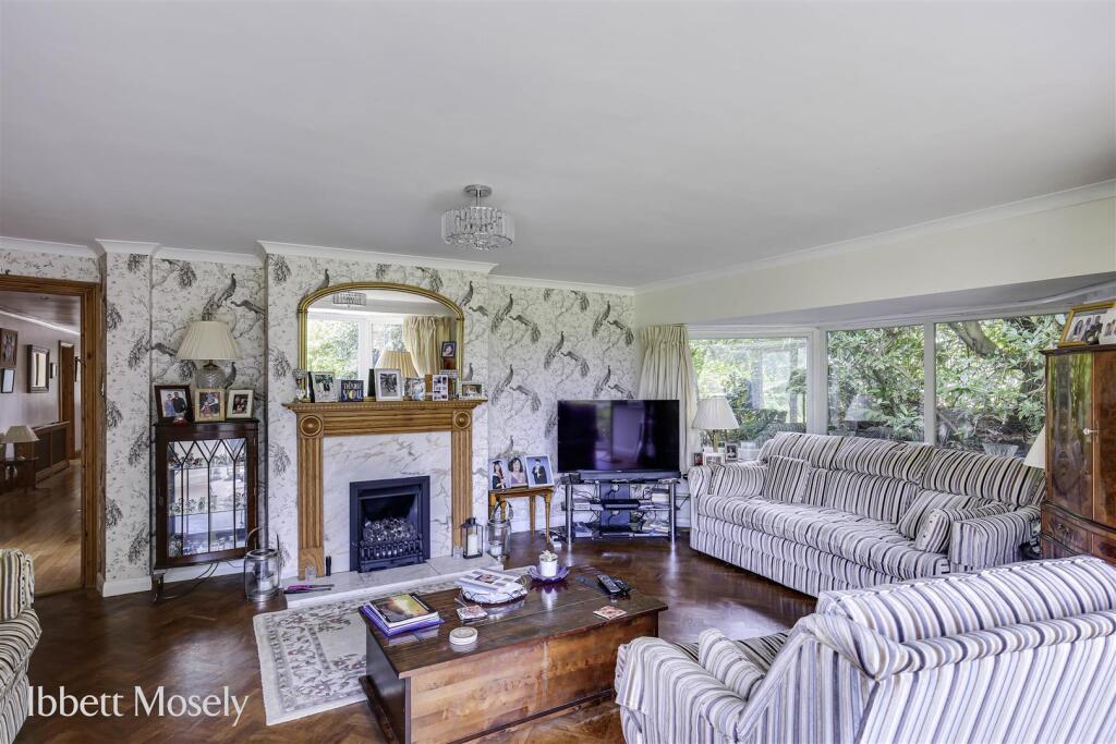8 Reception room.jpg