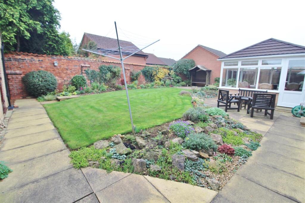 REAR GARDEN -