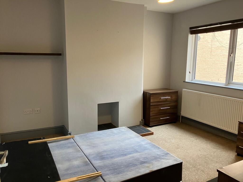 Room 2 122 South Str