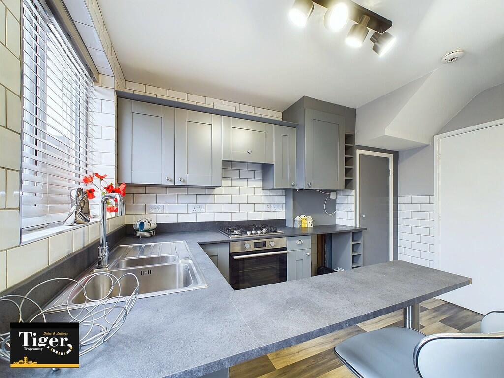 CAM02176G0-PR0406...