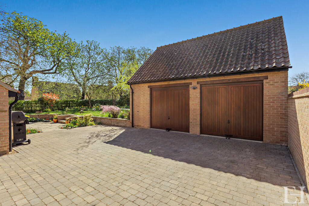 8641652-exteriorW...