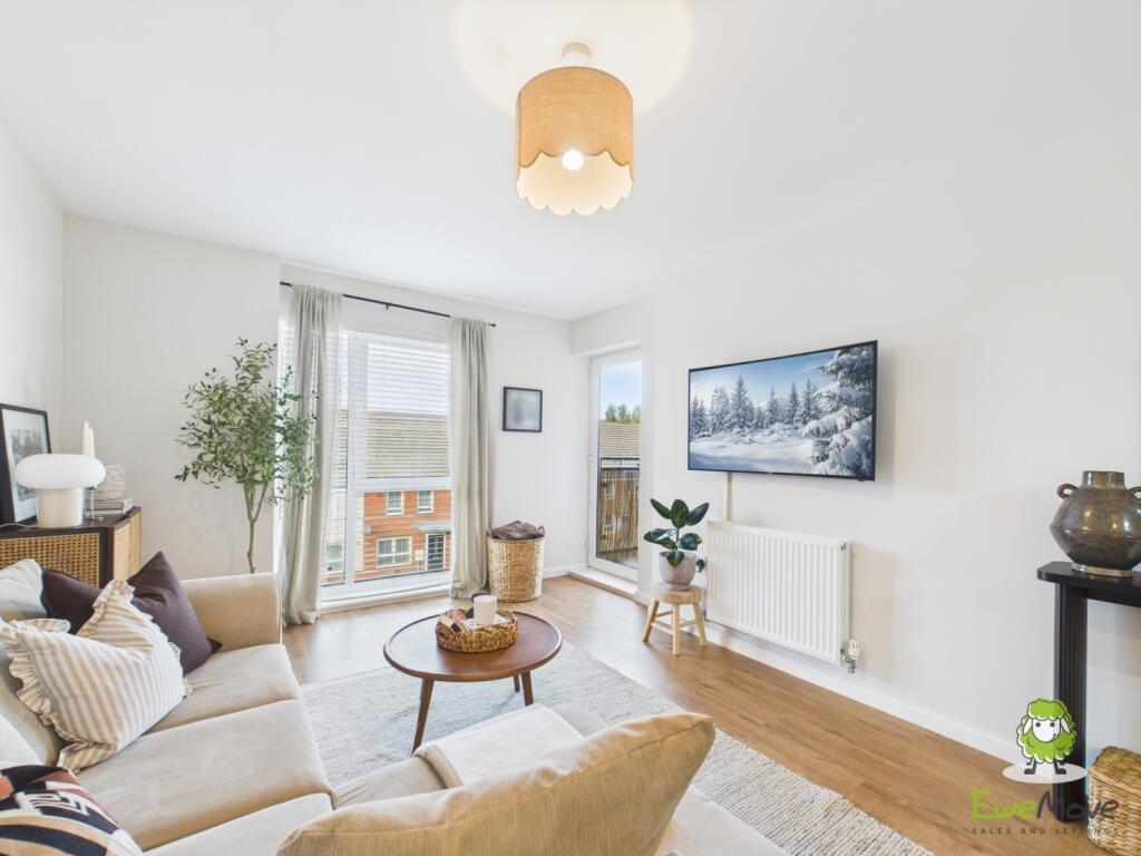 EweMove Estate Agents Basingstoke - Leander Court 