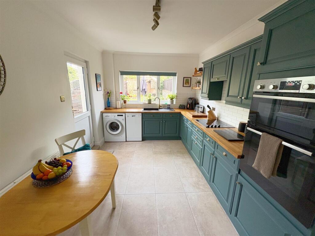 Kitchen _ Breakfast room.jpg