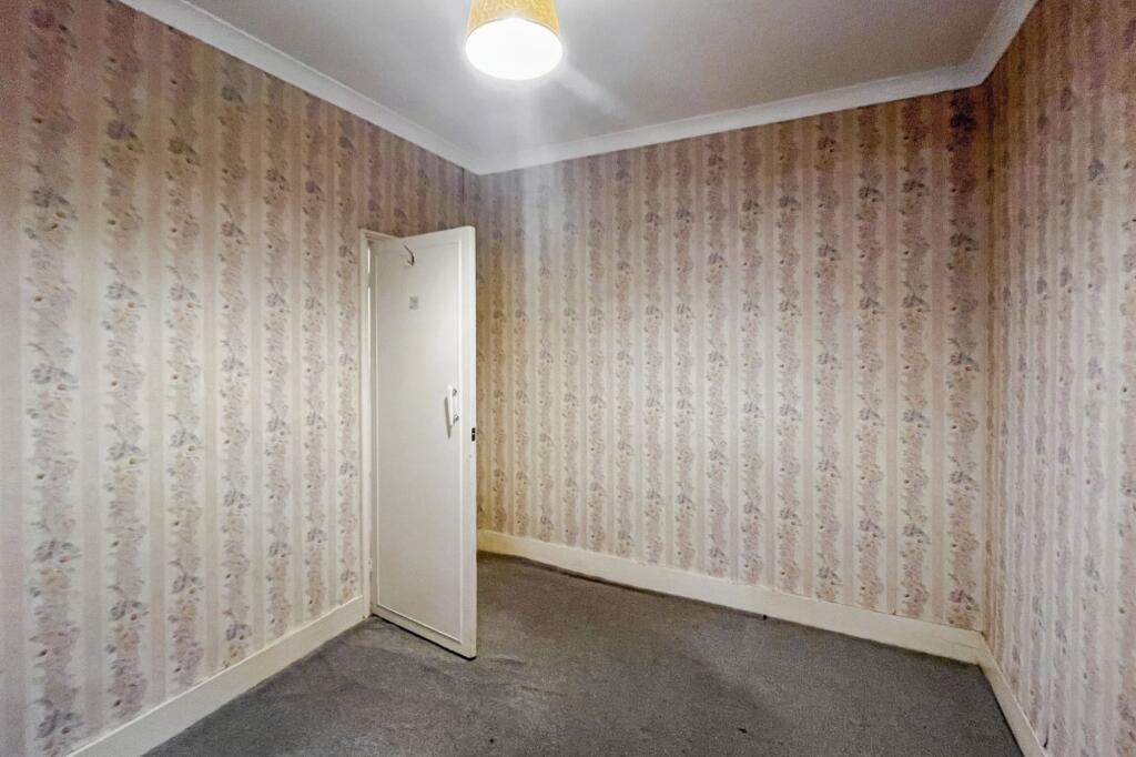 102 Swaby Road, Earlsfield, London SW18 3QZ