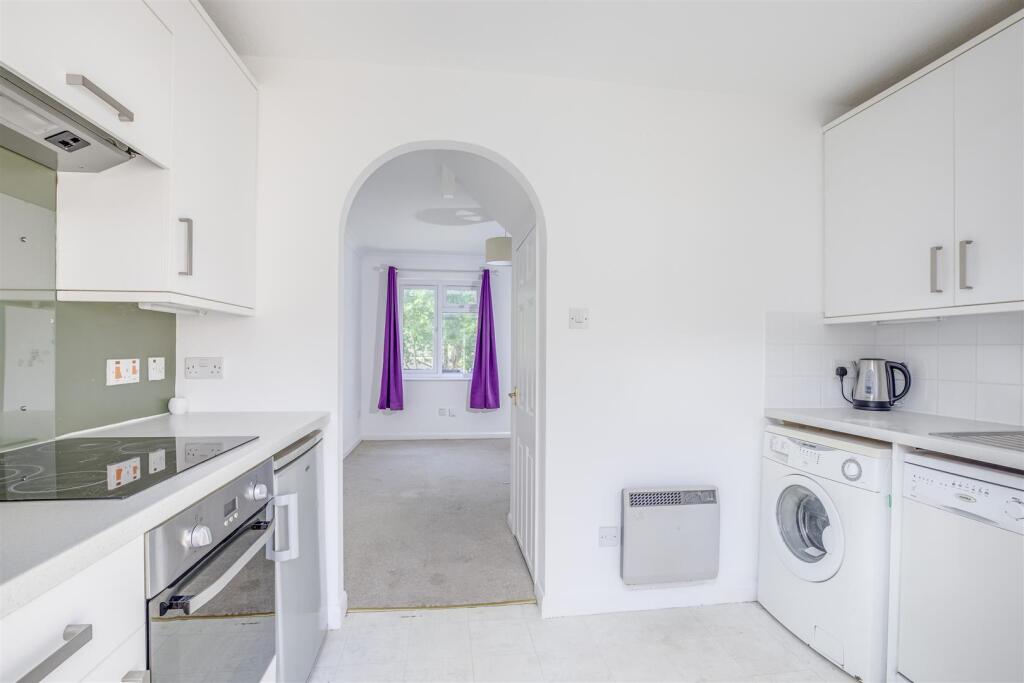 12 Old Coach Drive, HP11 1AS-5.jpg