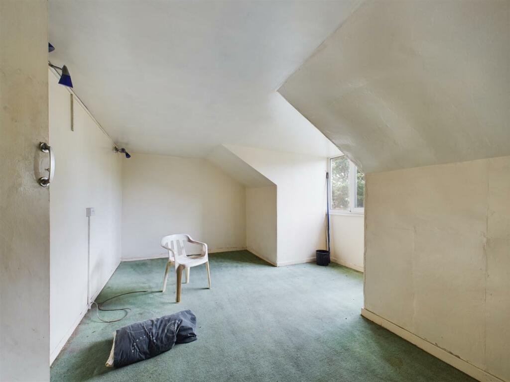 Bedroom:
