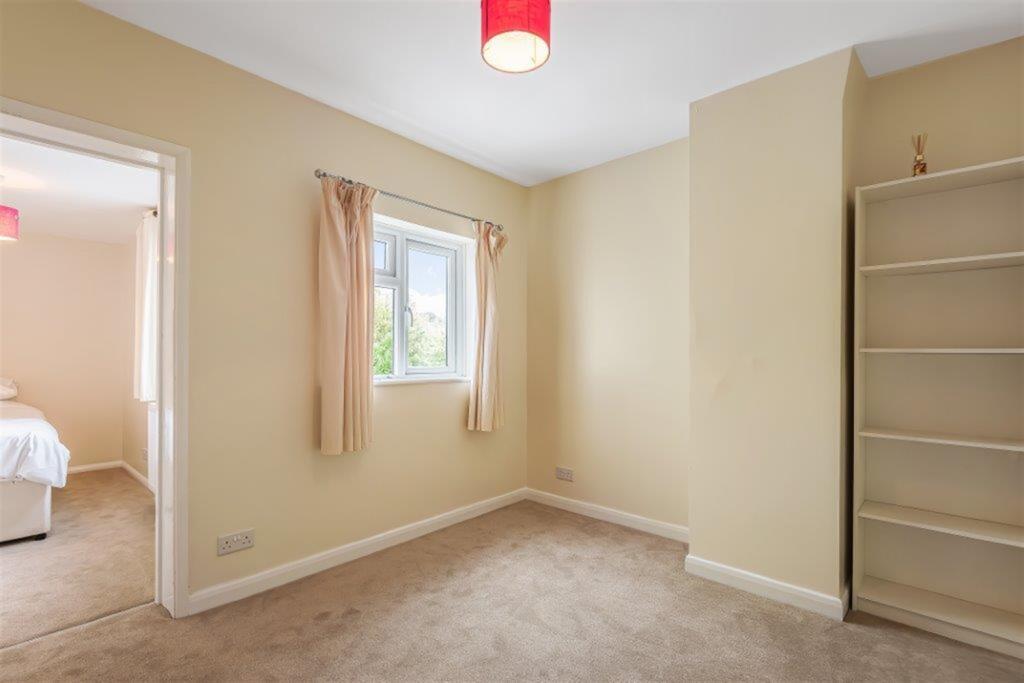 Bedroom (Main)