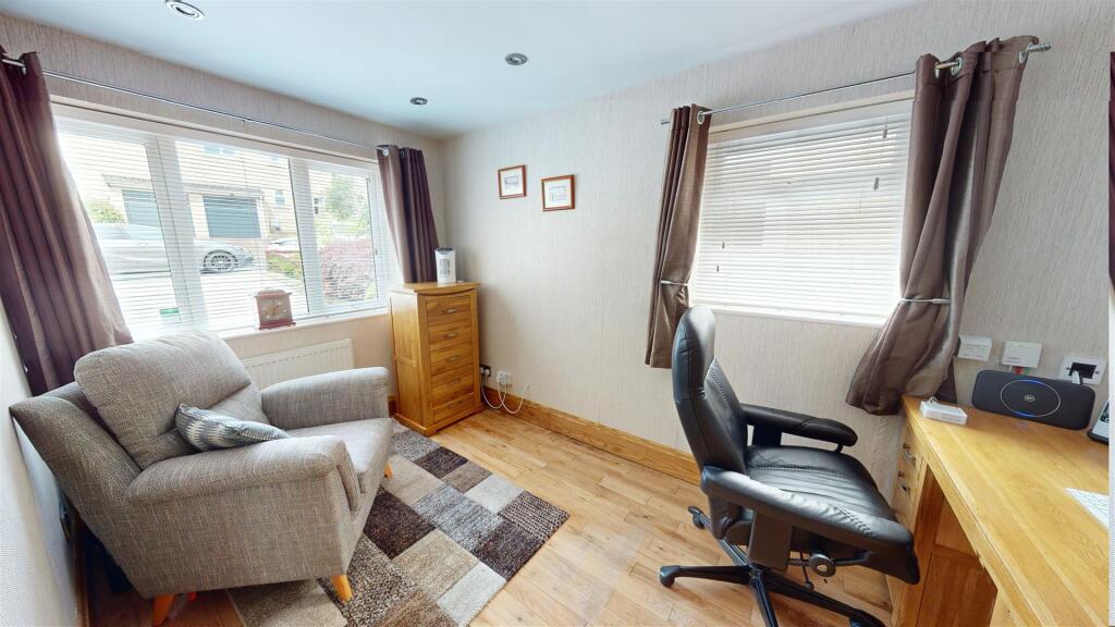 Bedroom / Home Office