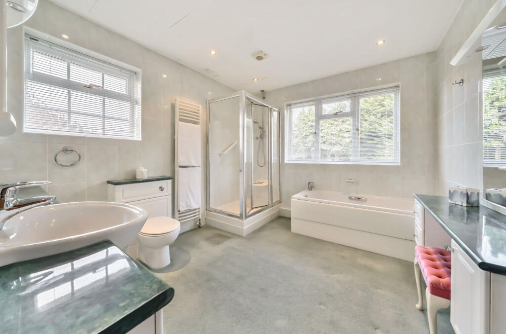 10-1300627-10-683...