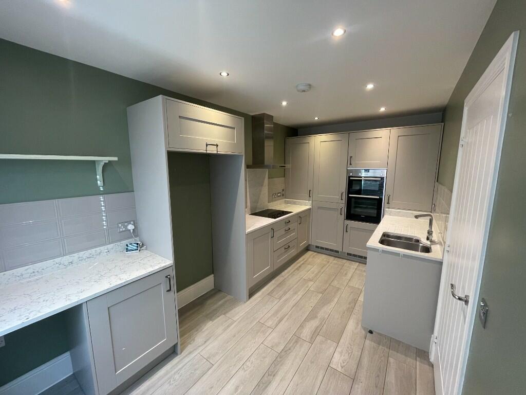 KITCHEN / DINER