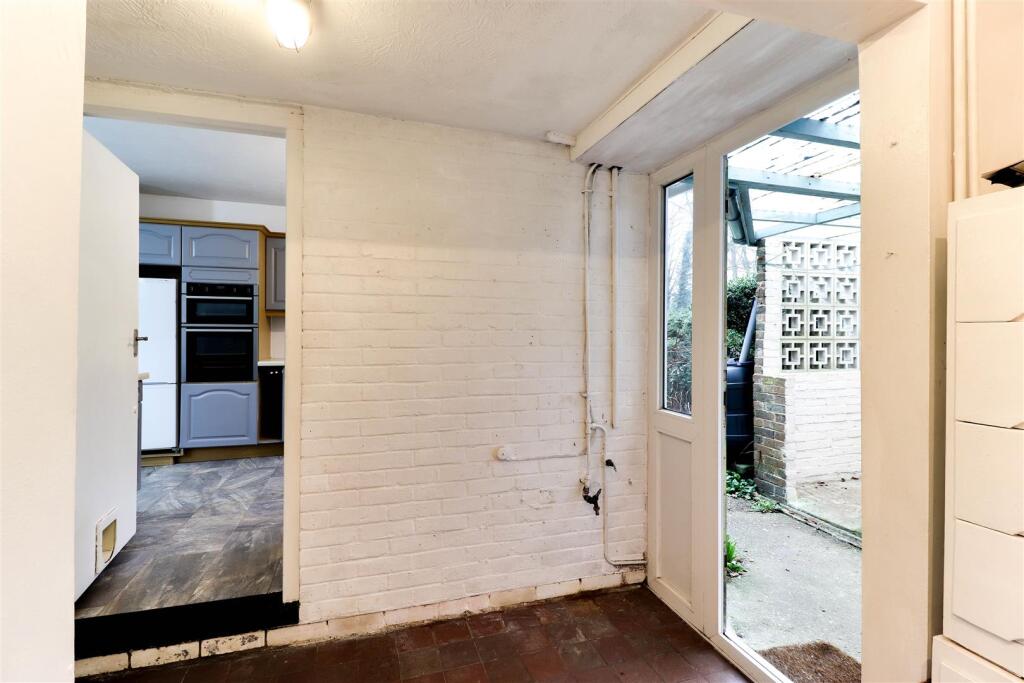 27. Store area 1.4.jpg