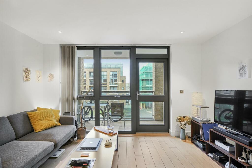 Flat 8, 11 Canalside Square - 9VTSmODymKGyykQVedtF