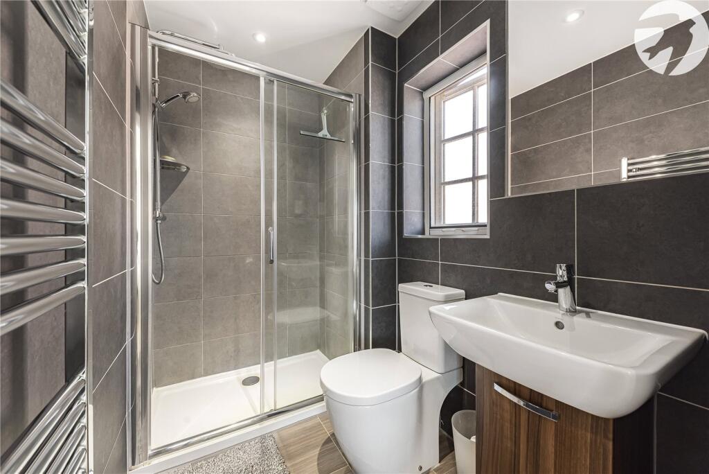 Ensuite To Bedroom 2