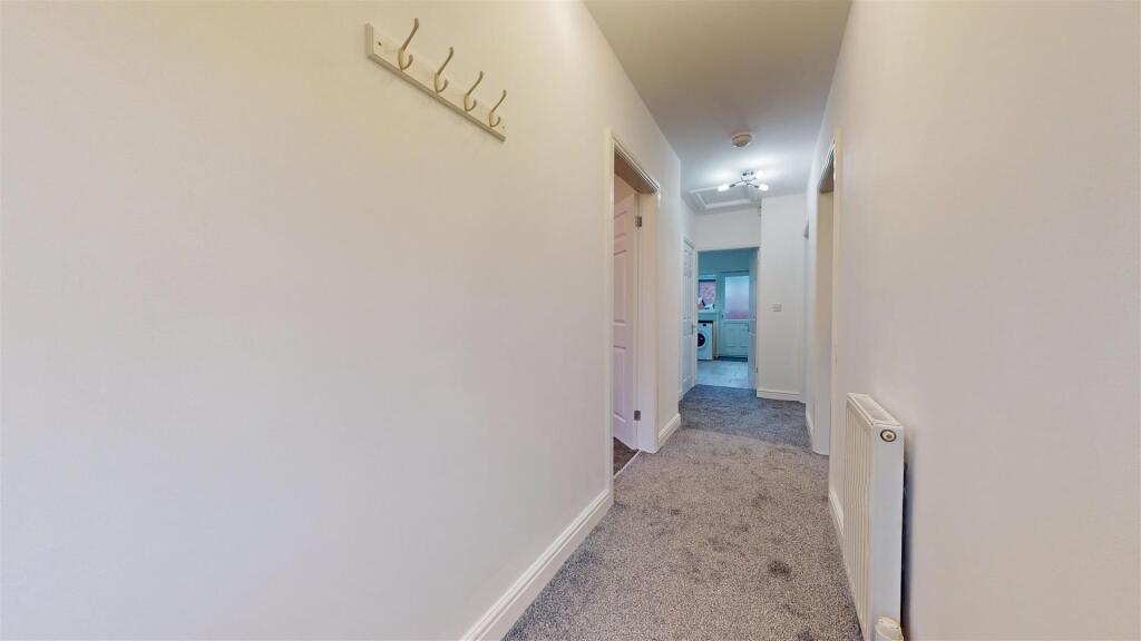 Tennyson Street, Hallway