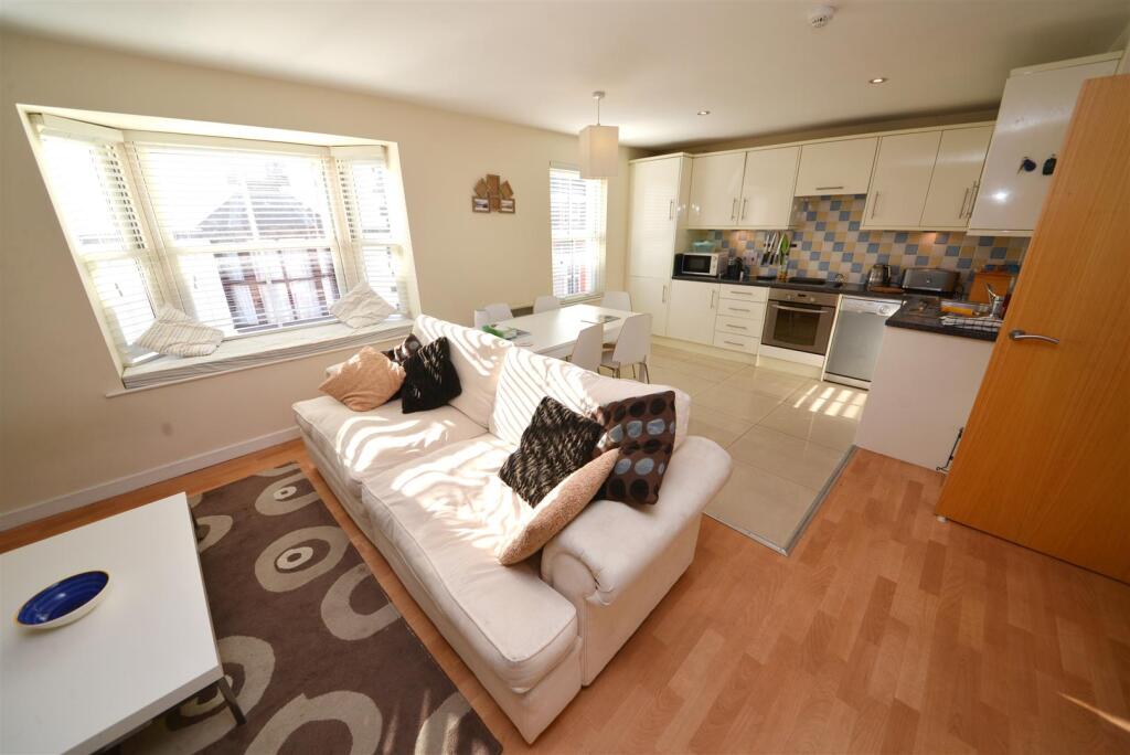 Lounge/ Kitchen/ Diner