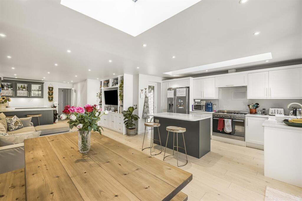 10_Normanby_Close-4.jpg