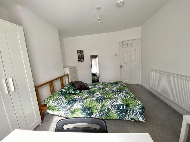 upper-court-road-kt19-8rd-934480
