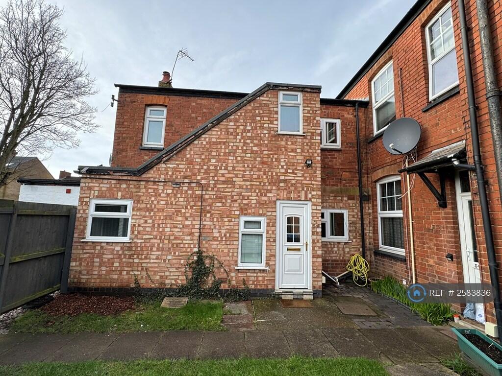 Maisonette To Rear 