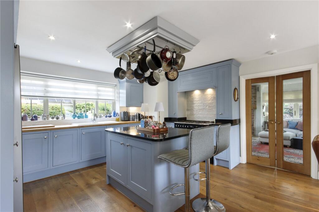 Kitchen/Breakfast Rm