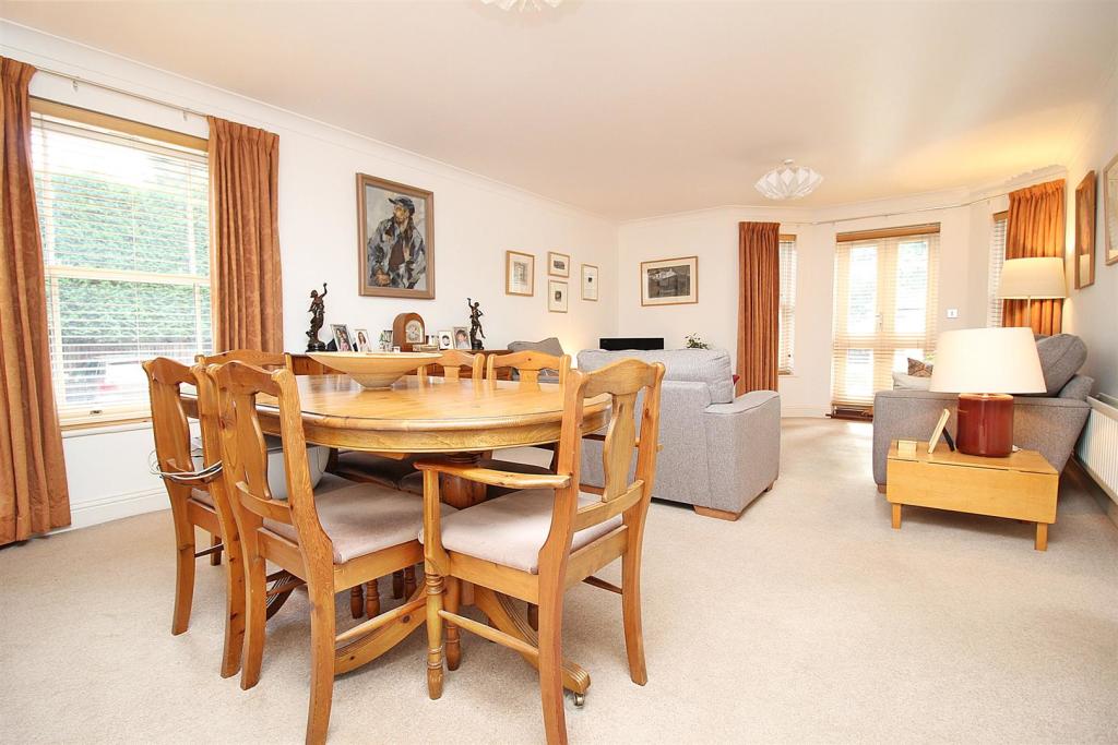 Living Room 1.JPG