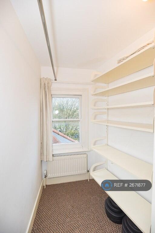 Storage Room / Walk In Wardrobe