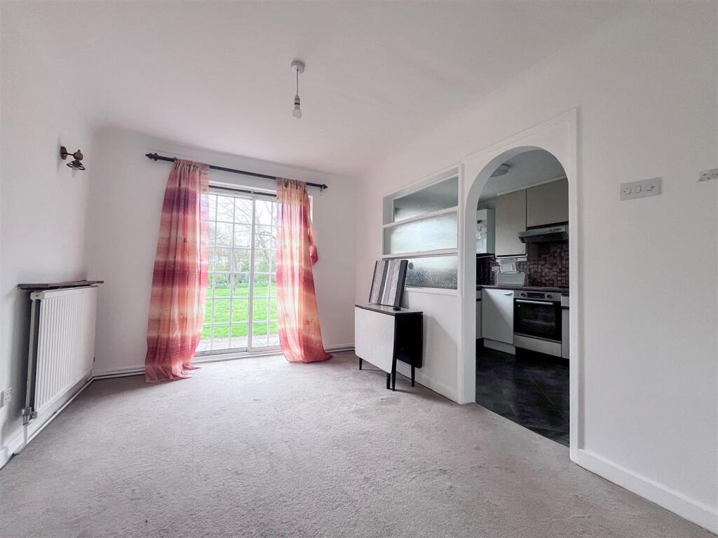 dining room.jpg