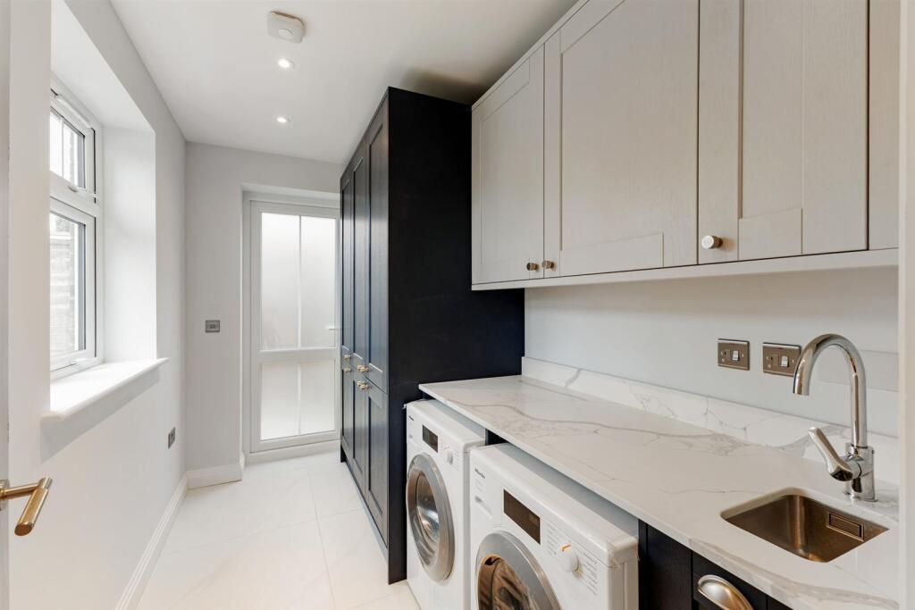 87516_Birchwood House  (11)_low.jpg