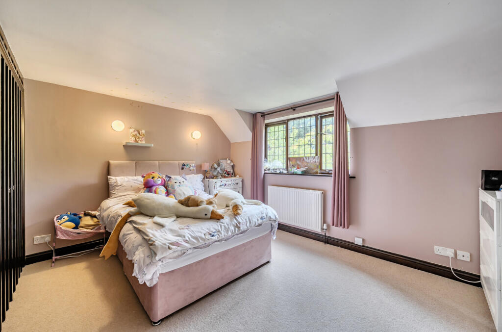 1348458-9-68c2ce8...