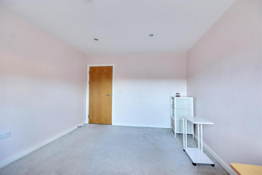 Bedroom 2_2.jpeg