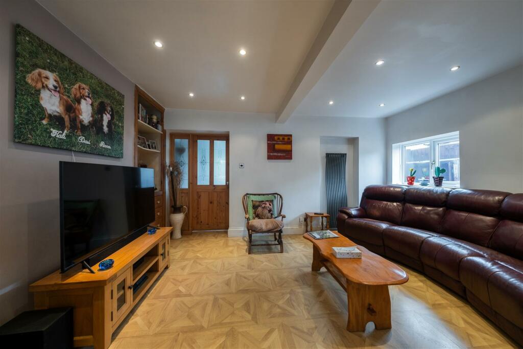 2 Emmett Street-006.jpg