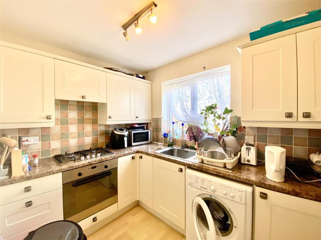 KITCHEN 2.jpeg