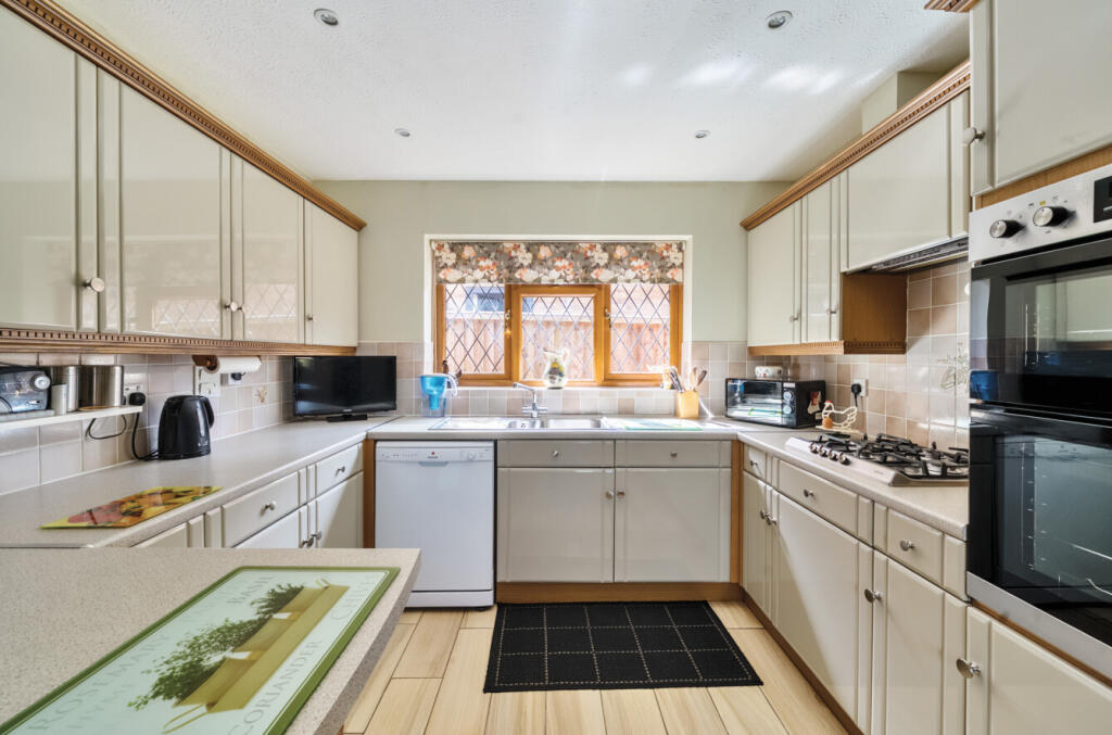 1297252-21-6836de...