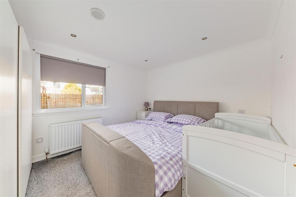 8 Restenneth Place Forfar-11.JPG