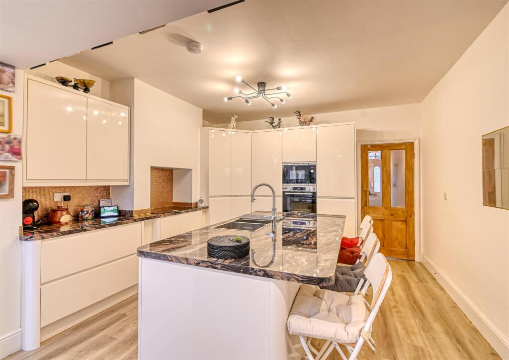 27 Innage Lane-11.jpg