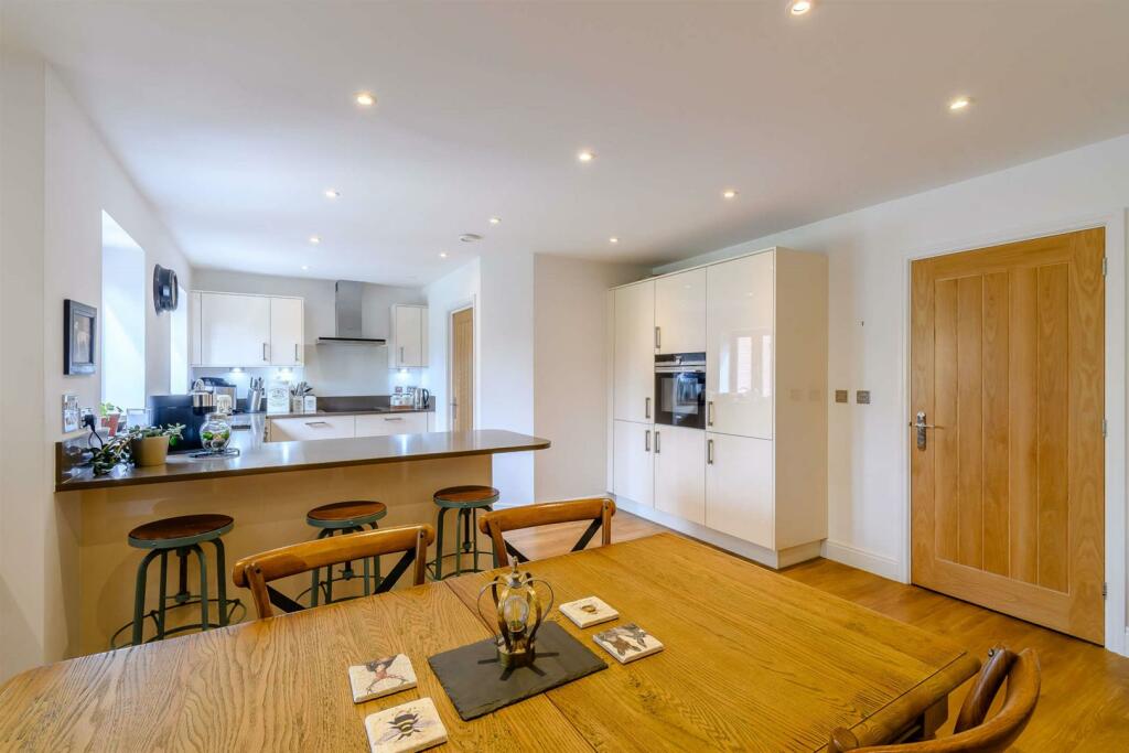 8504508-interior08-800.jpg