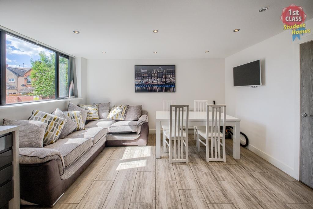 Kitchen/Living Room