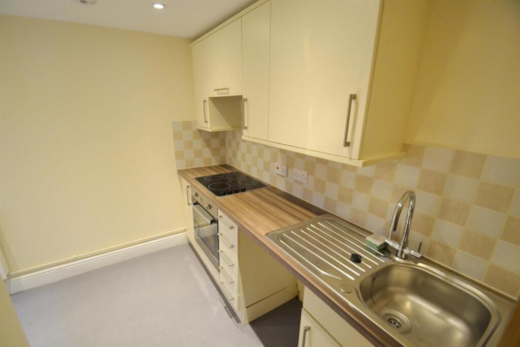 FLAT 1 39 ST JHNS PIC 2.jpg