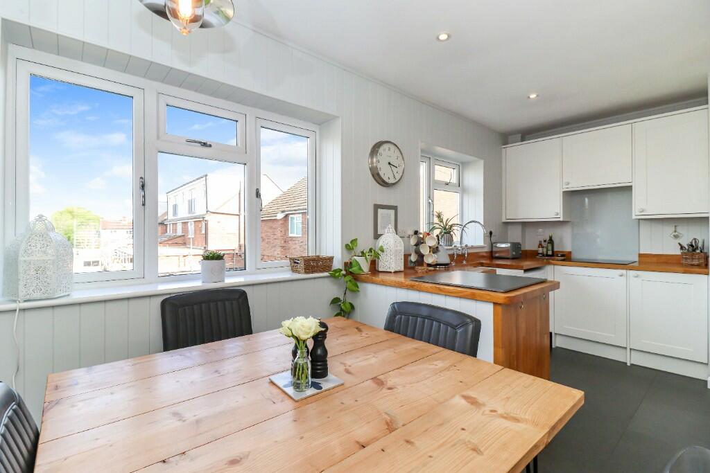 Kitchen/breakfast rm