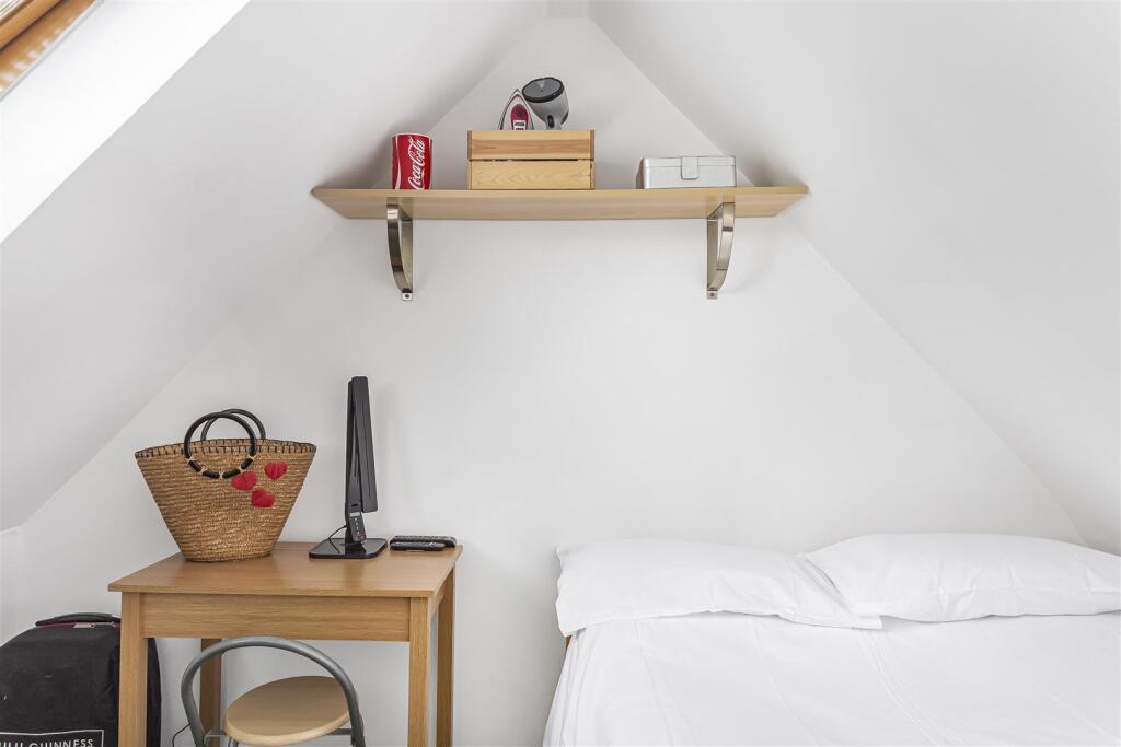 Bedroom 4 Bedfont Green Close.jpg