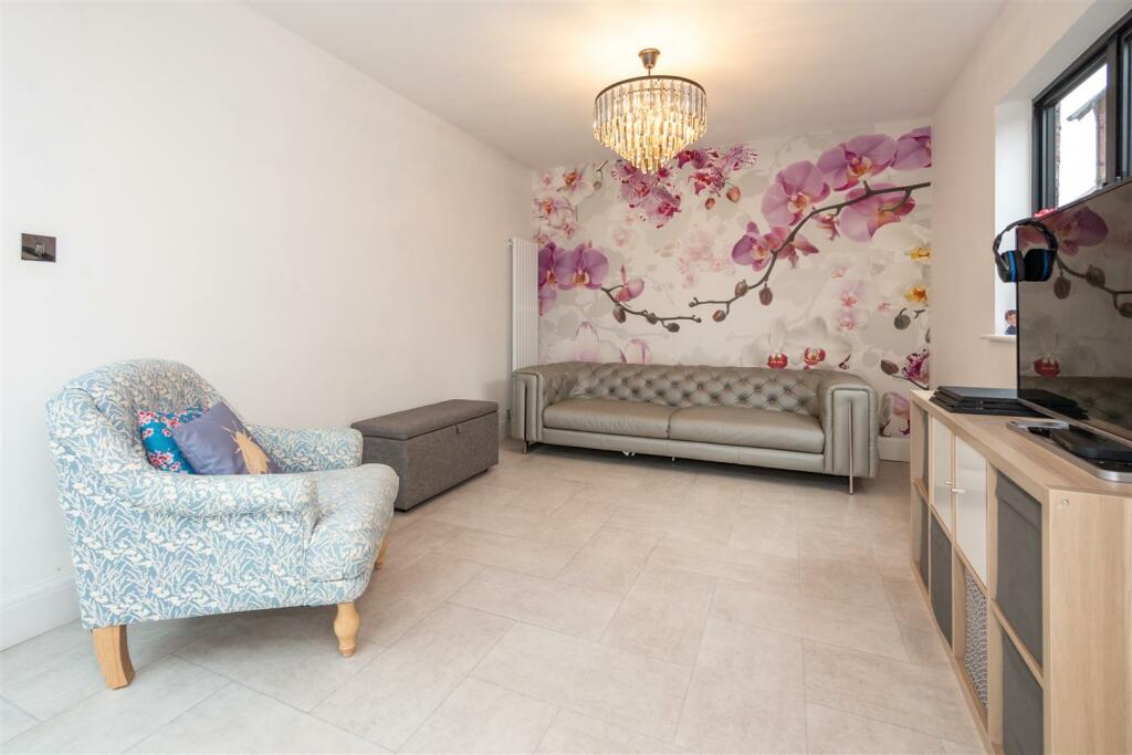 Family Room.jpg