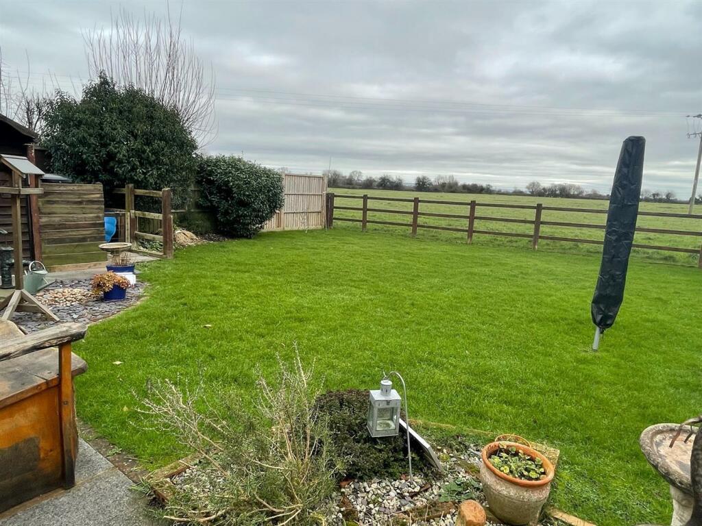 Rear Garden,,..jpg
