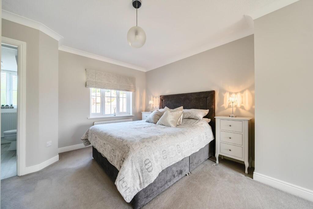 Bedroom 1 with ensuite.jpg