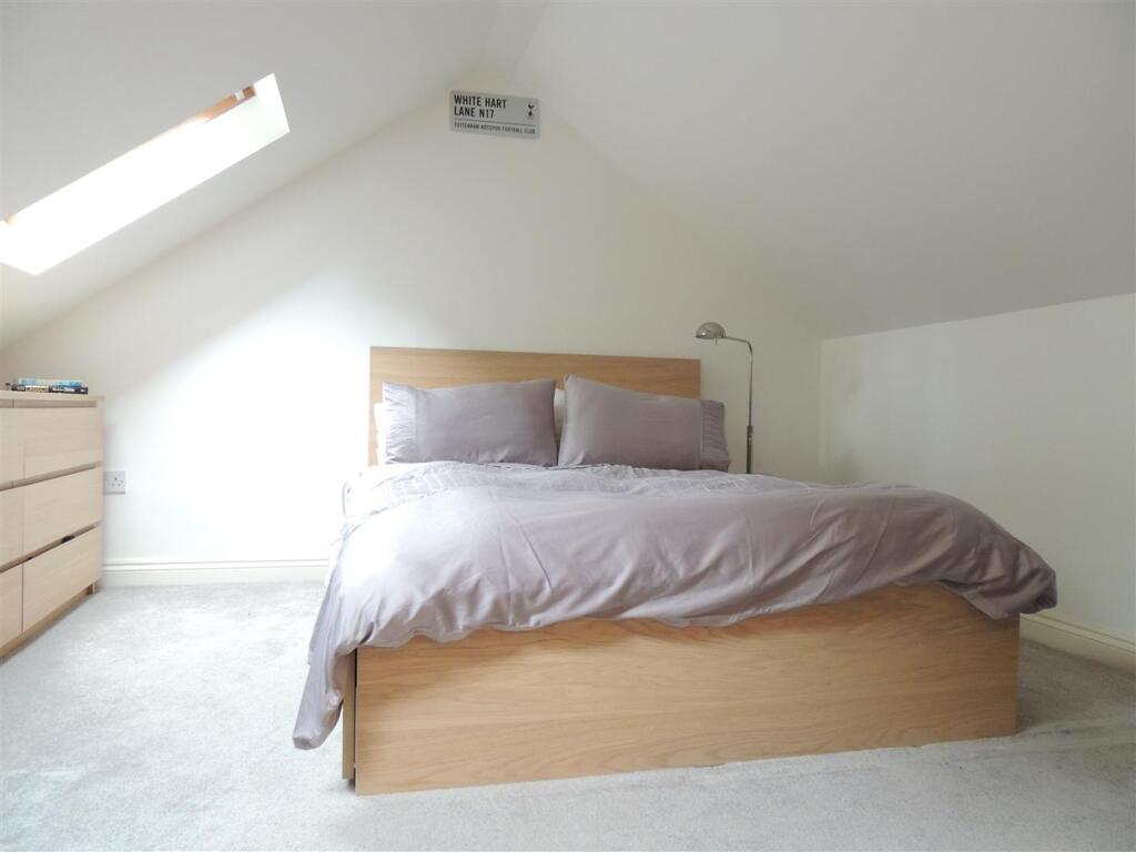 Bedroom 2.JPG